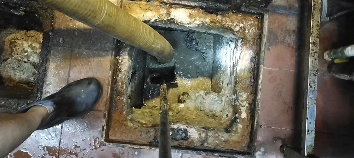 哈巴河污水池清理一般都有毒气，怎么预防中毒呢？